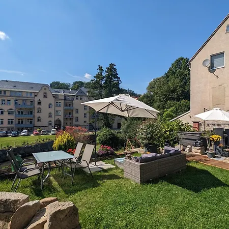 Semesterbostad Famzi - Urlaubsmagie - Familienwohnung Mit Gemeinschaftsgarten, -sauna & -pool *