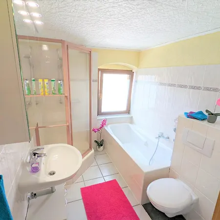 Famzi - Urlaubsmagie - Familienwohnung Mit Gemeinschaftsgarten, -sauna & -pool Semesterbostad Sebnitz