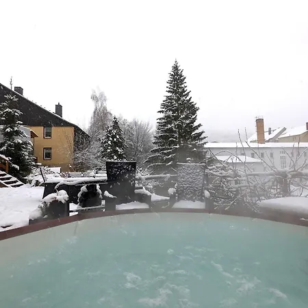 Familienwohnung Für 3 Mit Sauna, Pool&terrasse - Famzi *