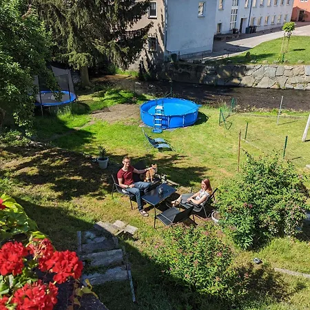 Ferienhaus Familienwohnung Für 3 Mit Sauna, Pool&terrasse - Famzi