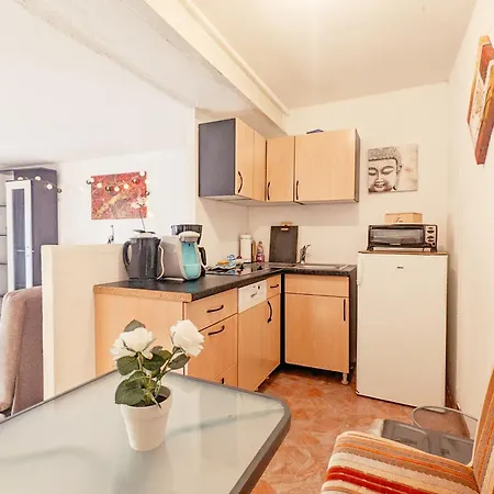 Familienwohnung Für 3 Mit Sauna, Pool&terrasse - Famzi *